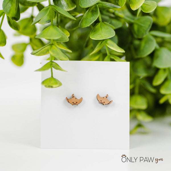 Load image into Gallery viewer, Stingray Wooden Ear Stud
